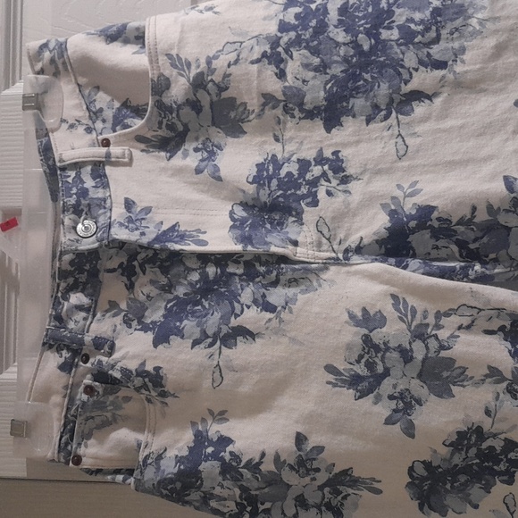 Abercrombie and fitch the 90s straight ultra high rise blue white floral.size 26 - Picture 2 of 4